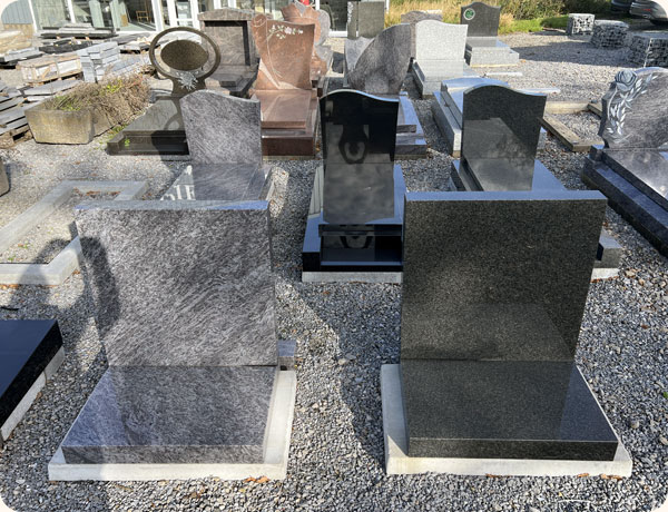monuments funéraires et pierres tombales